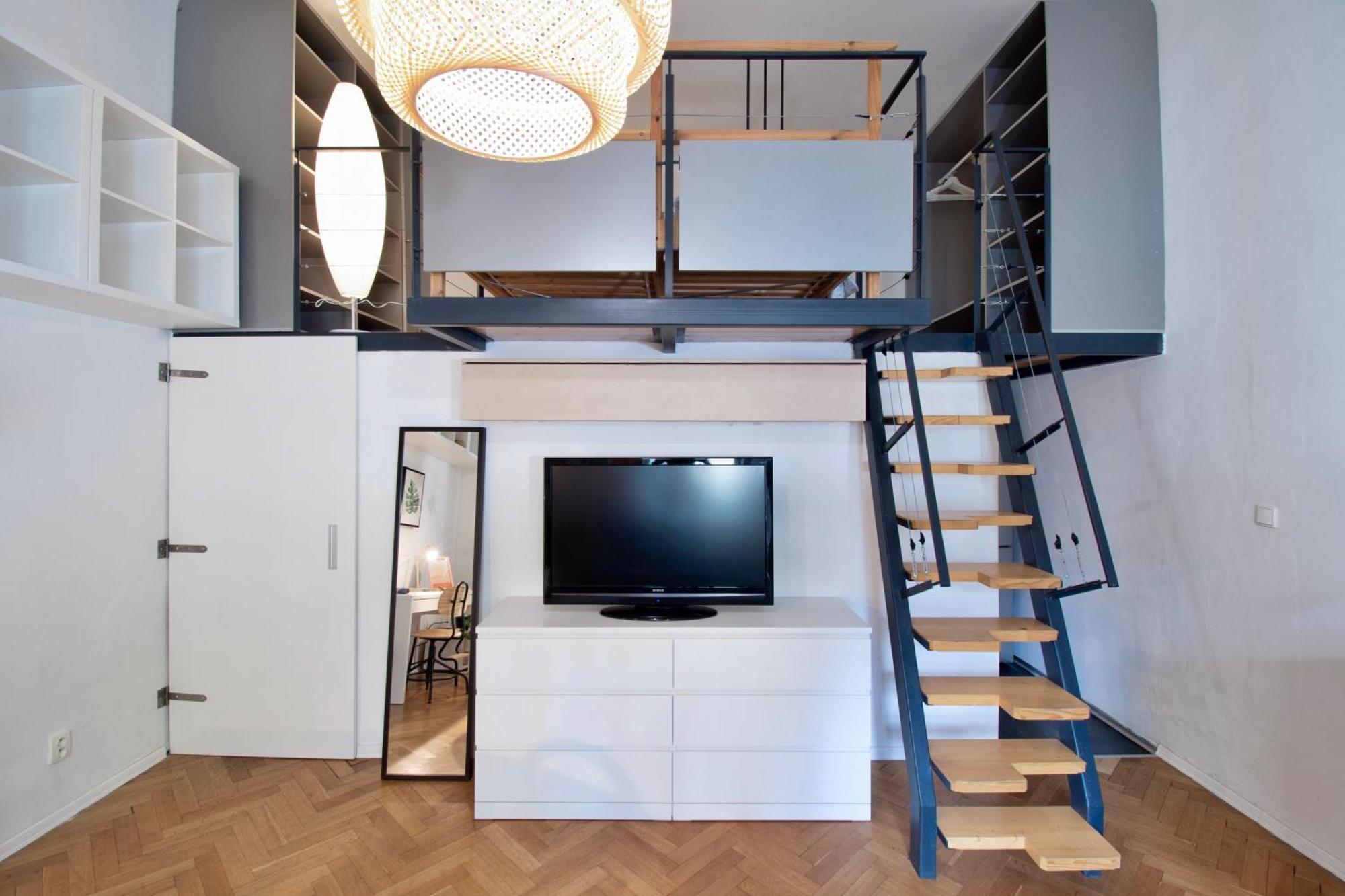 Netradicny Apartman V Centre Bratislava Eksteriør bilde
